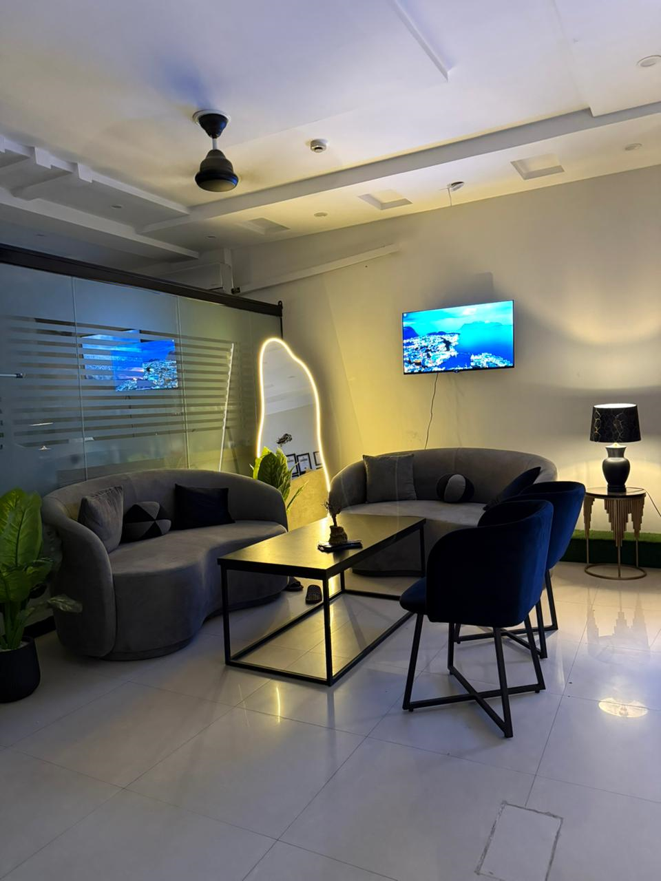Bright and welcoming ORA FIX Dentistry clinic reception area